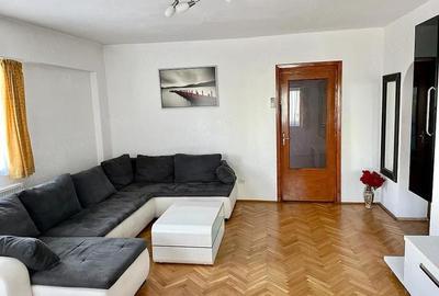 Apartament cu 3 camere decomandat în 13 Septembrie - 7