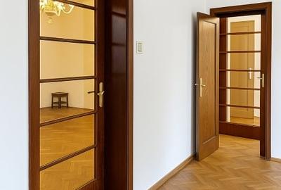 Refugiu interbelic cu 3 camere - 90 mp utili - Curte interioara - 5