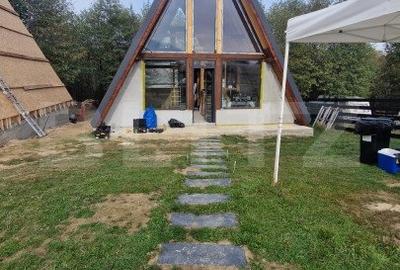 Casa de vacanta tip A- frame -Tohanita, zona superba se vinde la cheie - 1
