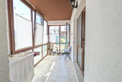 Apartament cu 3 camere decomandat în Tractorul - 7
