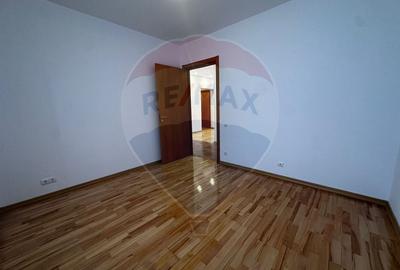 Casă cu 6 camere cu Piscina în Băneasa - 19