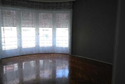 Spațiu comercial, de 143 mp, în Central - 10