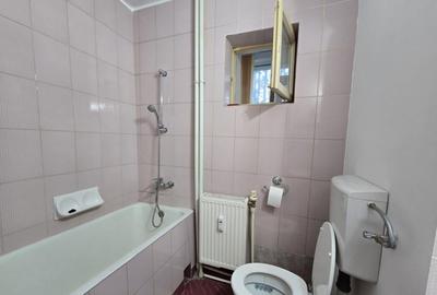 Apartament 3 camere, Nord Complexul Mare, etaj 1 - 2