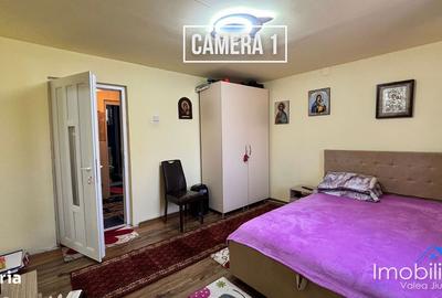Casă cu 4 camere cu Teren 700 Mp în Petros - 10