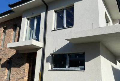 Casă cu 4 camere cu Teren 250 Mp în Florești - 1