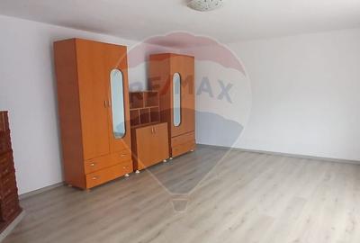 Casa 8 camere de vanzare 653 mp teren in Targoviste Valea Voievozilor - 6