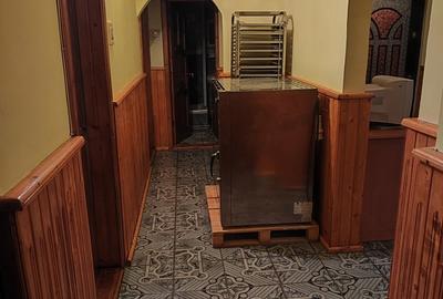 Apartament cu 4 camere decomandat în Micro 3 - 5