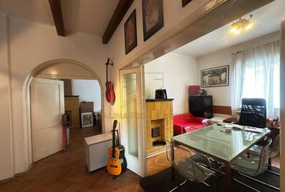 Vanzare - 3 camere  Str. Pasului - colt cu Armeneasca - 19