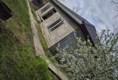 Casă cu 2 camere cu Teren 80 Mp în Alexeni - 1