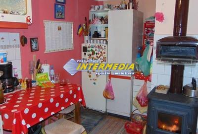 Casă individuală cu 6 camere cu Teren 720 Mp în Central - 2