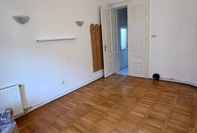 Spațiu comercial, de 20 mp, în Est