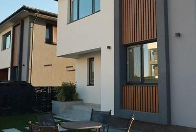 Casă cu 4 camere în Central