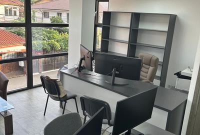 Spațiu comercial, de 42 mp, în Central - 3