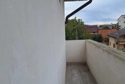 Inchiriez apartament 2camere zona 1mai spitalul Nr 1 - 2