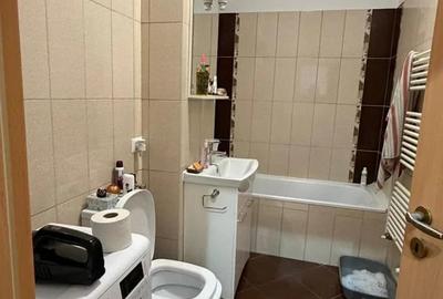 Apartament cu 2 camere semidecomandat în Girocului