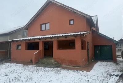 Casă cu Teren 2000 Mp în Podari - 16