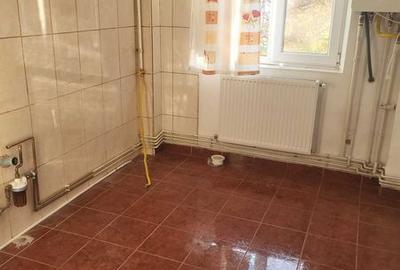 Apartament cu 3 camere semidecomandat în Central - 5