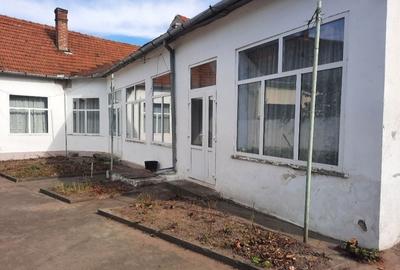 Casă cu 4 camere în Chesinț - 3