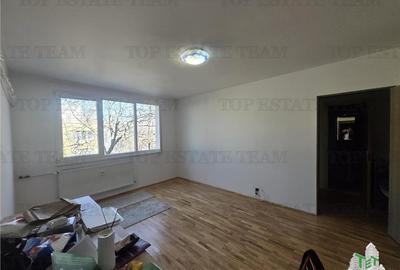 Apartament cu 3 camere semidecomandat în Drumul Taberei - 2