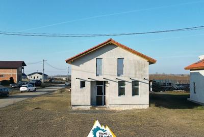 Casă cu 5 camere cu Teren 303 Mp în Fântânele