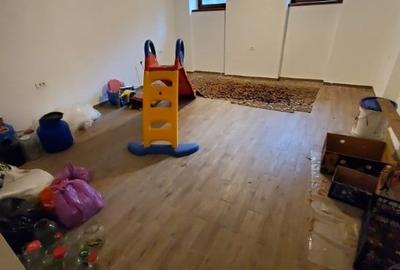 Apartament cu 4 camere semidecomandat în Ultracentral