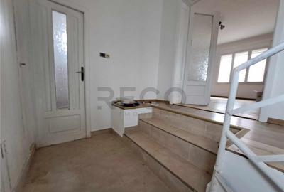 Casă cu 5 camere cu Teren 1700 Mp în Episcopia Bihorului - 7