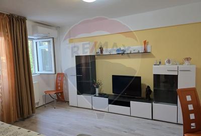 Apartament cu 3 camere decomandat, mobilat în Ultracentral