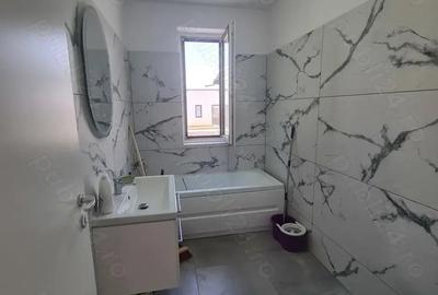 Apartament cu 3 camere decomandat în Central - 3