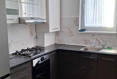 Apartament cu 3 camere decomandat în Central - 2