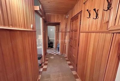 Apartament cu 2 camere decomandat în Bocșa