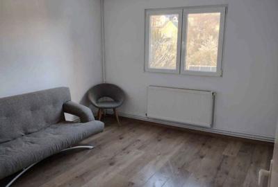 Garsonieră decomandată în Tudor