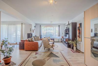 Casă individuală cu 8 camere cu Garaj în Colonia 1 Mai - 3