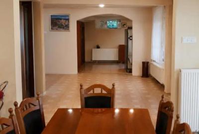 Casă cu 6 camere cu Teren 1200 Mp în Săsar - 7