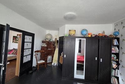 Casă cu 6 camere cu Canalizare în Titulescu - 12