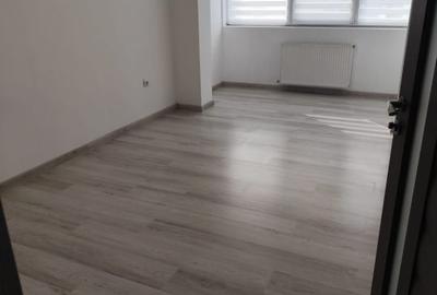 Apartament spatios de vanzare - Floresti str Florilor - 6