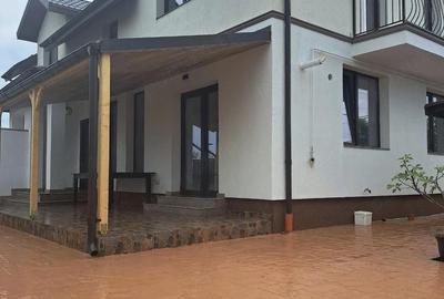 Casă cu Teren 190 Mp în Central - 2