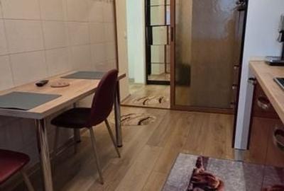 Apartament 3 camere, renovat - 67 mp - Tiglina 3 , scoala nr. 11 - 17