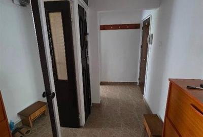 Apartament cu 3 camere semidecomandat în Dacia - 4