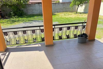 Casă cu 5 camere cu Canalizare în Aradului - 11