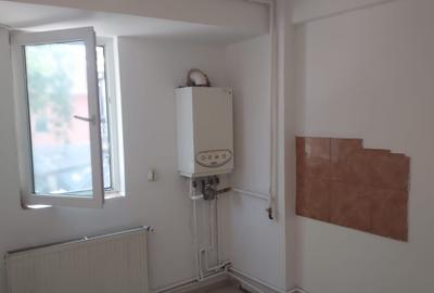 Apartament cu 2 camere decomandat în Mihai Bravu - 3