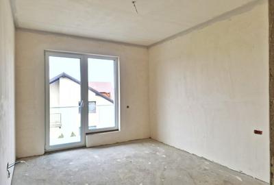 Duplex cu 4 camere cu Canalizare în Central - 7
