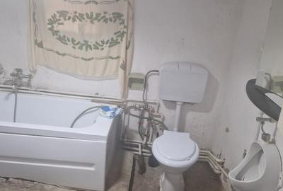 Vand casa cu suprafata utila 120 mp 3 camere bucatarie ,baie  necesita renovare - 1