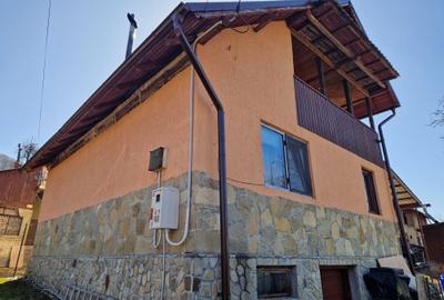 Casă cu 4 camere decomandat în Bezdead - 2