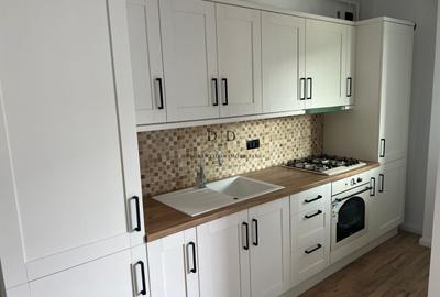 Apartament cu 2 camere semidecomandat, mobilat în Florești