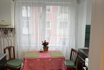 Apartament cu 3 camere decomandat în Central - 2