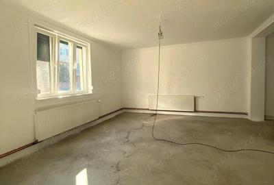 Apartament cu 3 camere semidecomandat în Traian - 4