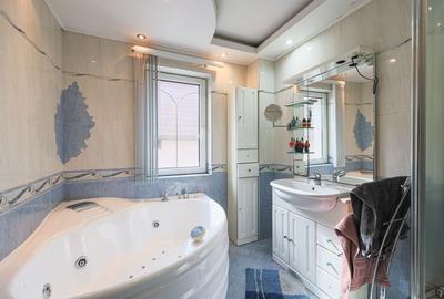 Vilă cu 6 camere în zona rezidențială - Poltura - 6