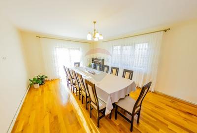 VILA DE VIS CU TEREN GENEROS, DE VANZARE - 13