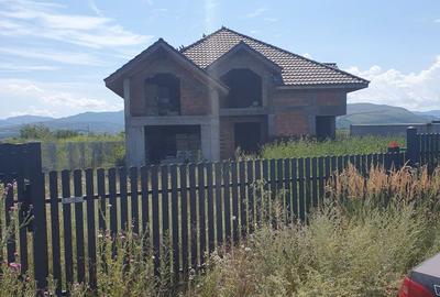 Casă cu 4 camere în Cărpiniș - 8