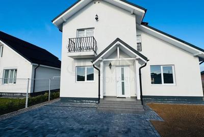 REV2004556 Vila 4 camere Crevedia Lac